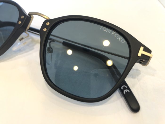 普段使いの度付きサングラスはミラーなしが使いやすい!「 TOMFORD